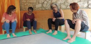 S'exercer à écarter les orteils - Cours et stages-Yoga-Marseille 5è-Yvette Clouet