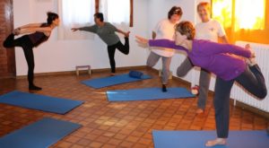 Étirement du quadriceps - Cours et Stages-Yoga-Yvette Clouet-Marseille-5e 